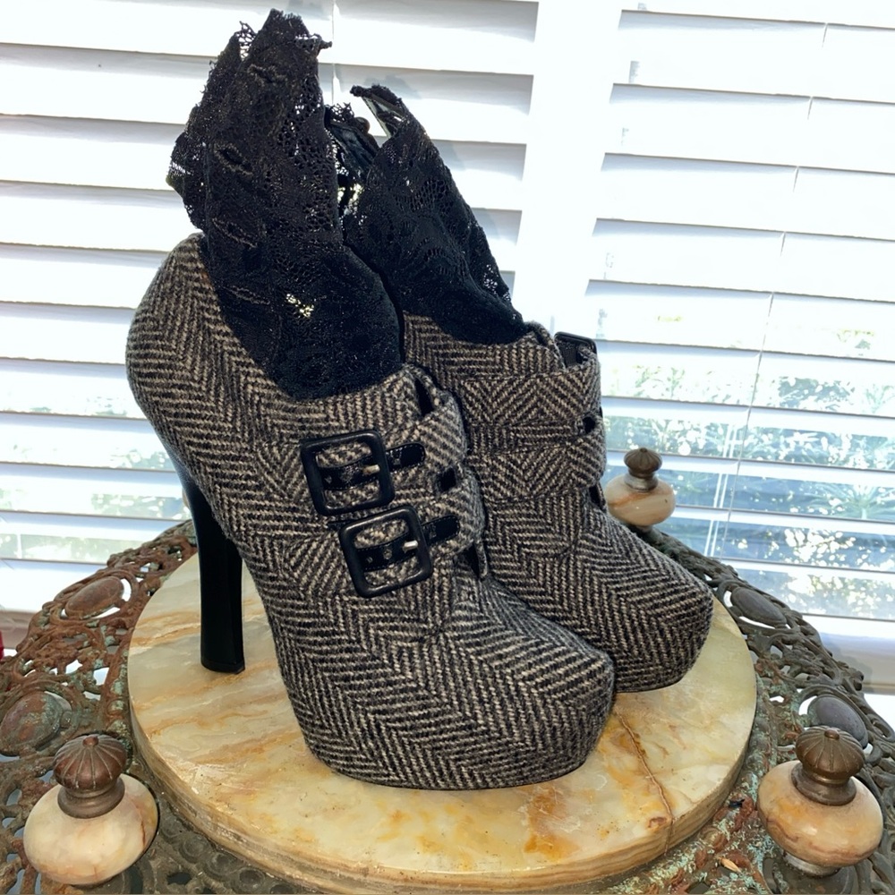 Dolce&Gabbana Tweed Herringbone Platform Pump Double Buckle Blk Lace Trim 38.5